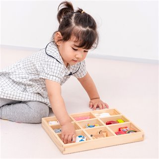 Farm animals in box